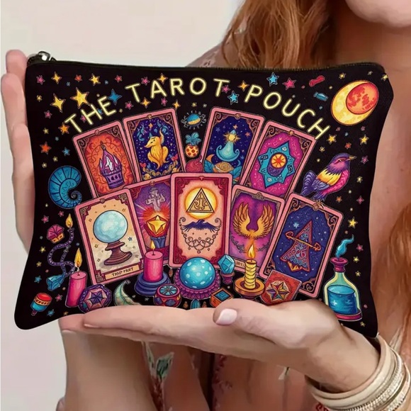 GORGEOUS 
The Tarot Pouch - Picture 1 of 7